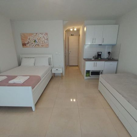 Elenis House Appartement Néa Péramos Buitenkant foto