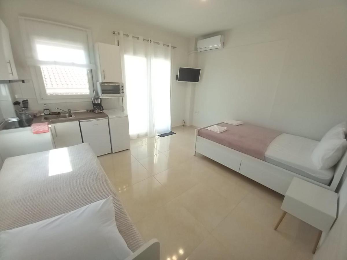 Elenis House Appartement Néa Péramos Buitenkant foto